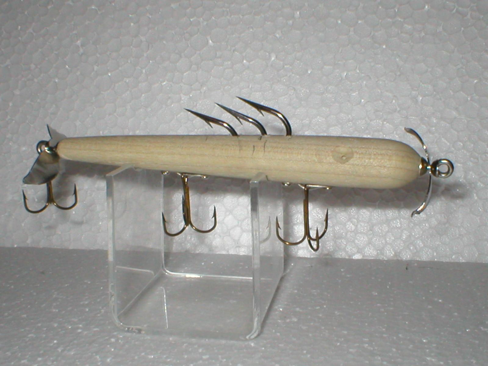 Live Wire replica in bare wood. - Hard Baits - TackleUnderground