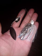 Wobble head spinnerbait