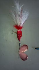 Pikehead inline spinnerbait for pike and muskie