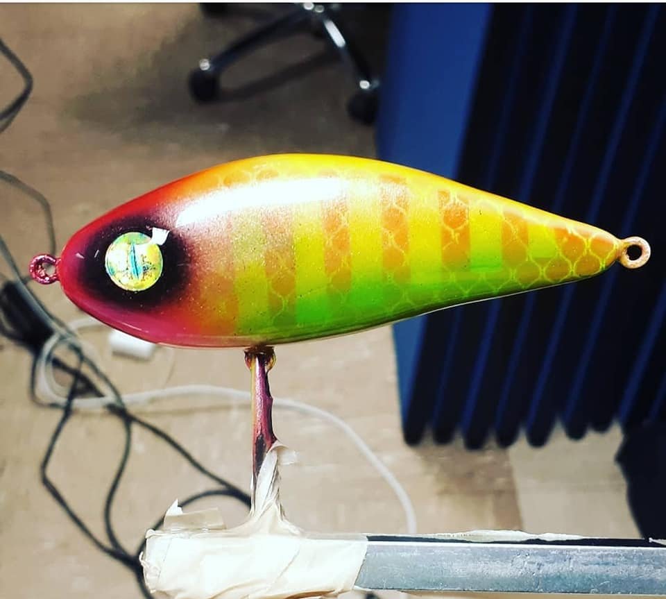 REAL FISHING LURE HANDLE ON AN EPOXY TUMBLER AND A NEW WATERSLIDE TECHNIQUE  