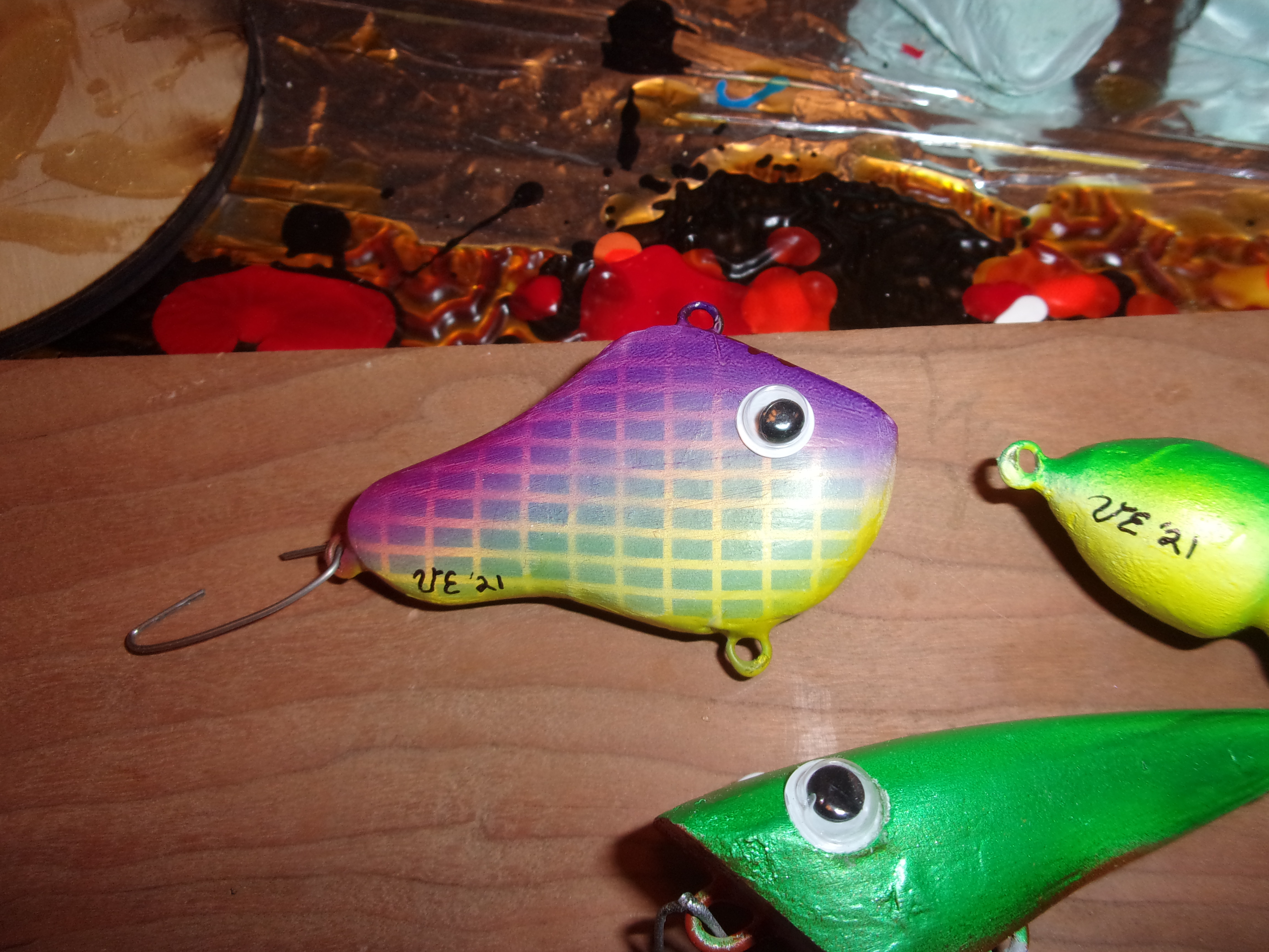 Best Brand or Type of airbrush paint for Painting hard bait
